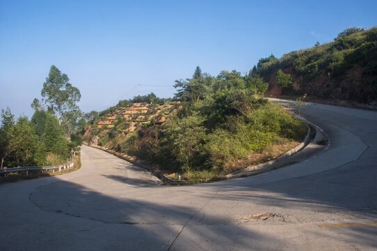 盘山公路水泥路