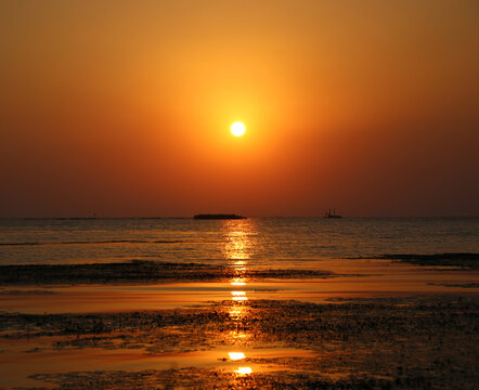 海边黄昏夕阳日落