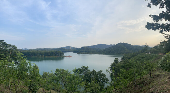 湖光山色全景