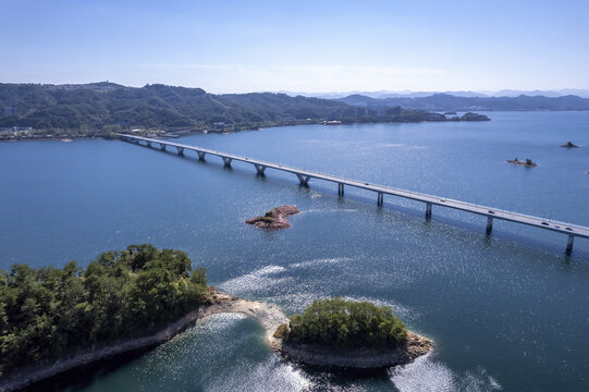 航拍杭州千岛湖道路桥梁