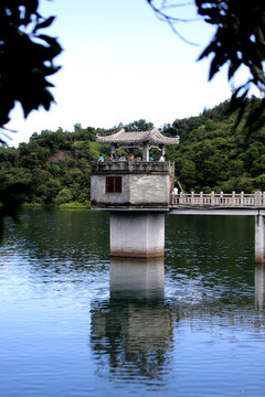 红花湖观景亭