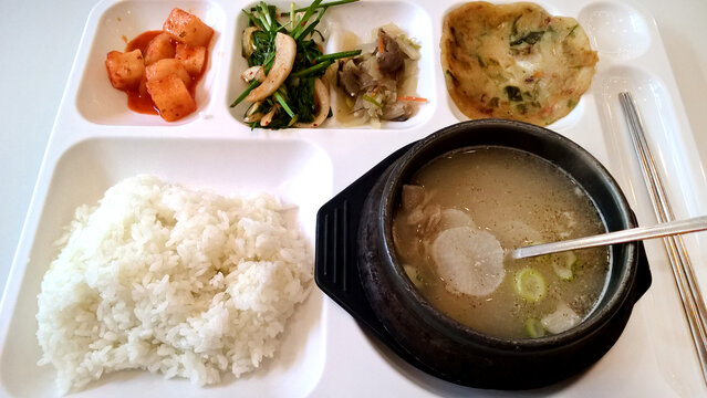 韩国石锅牛肉汤饭套餐