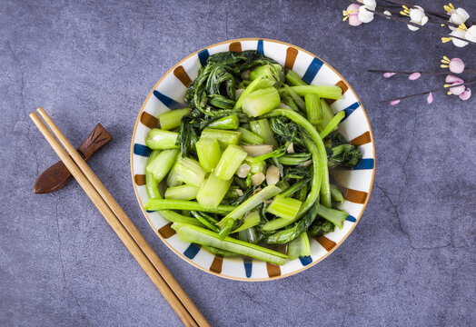 传统美食清炒小油菜