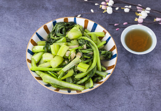 传统美食清炒小油菜