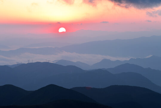 山顶日出