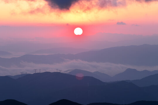 山顶日出