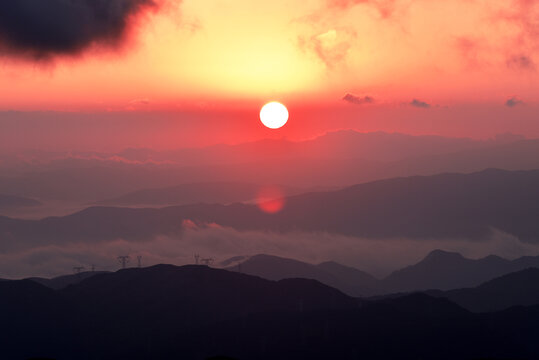 山顶日出