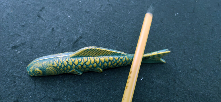 鱼形笔架