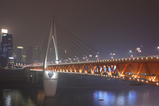 夜晚的大桥