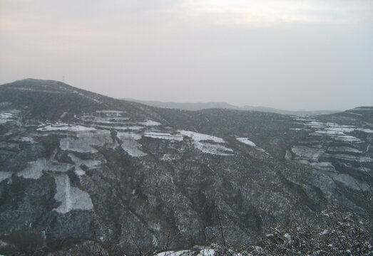 西北农村冬天雪景