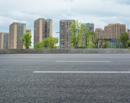 城市中的沥青道路