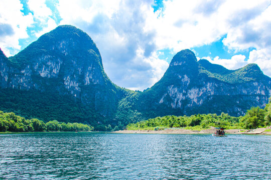 广西阳朔遇龙河桂林山水