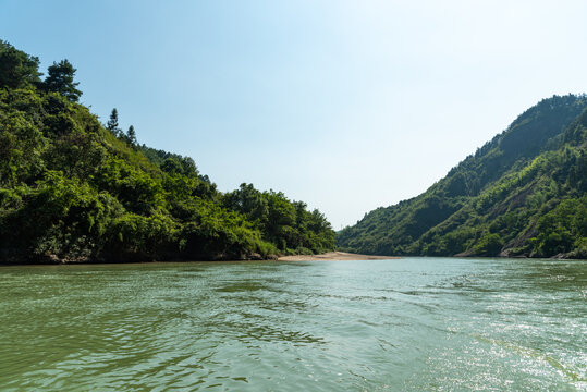 崀山漂流景区河面风景