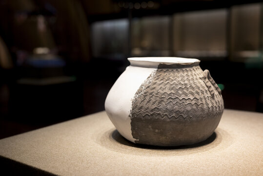 古代印纹硬陶罐