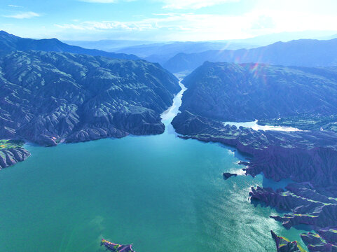 航拍青海黄河李家峡水库