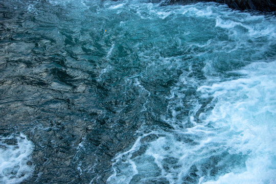 河流水面