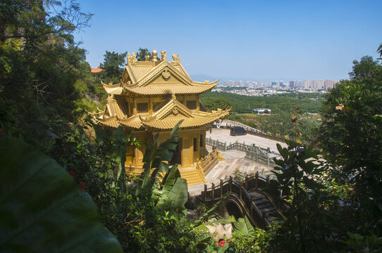 漳州七首岩寺铜殿建筑景观