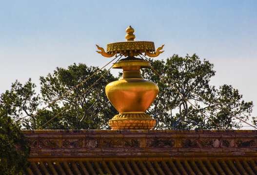 北京故宫御花园钦安殿鎏金宝瓶