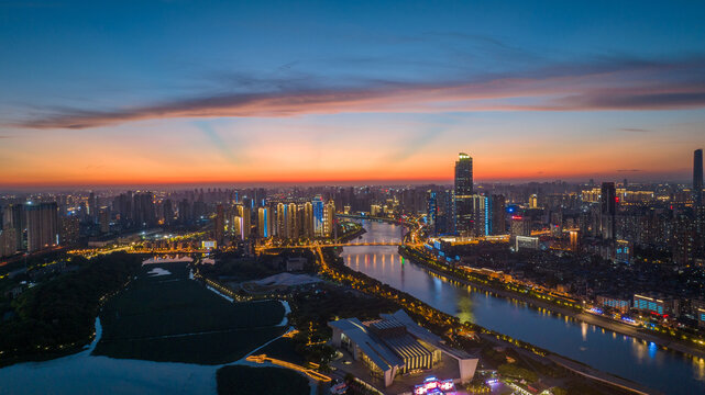 武汉琴台大剧院夜景