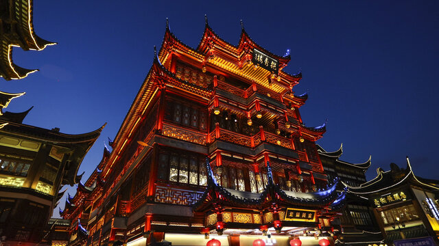 豫园中国传统建筑夜景