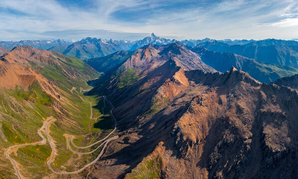 航拍川西高原四姑娘山山脉雪山