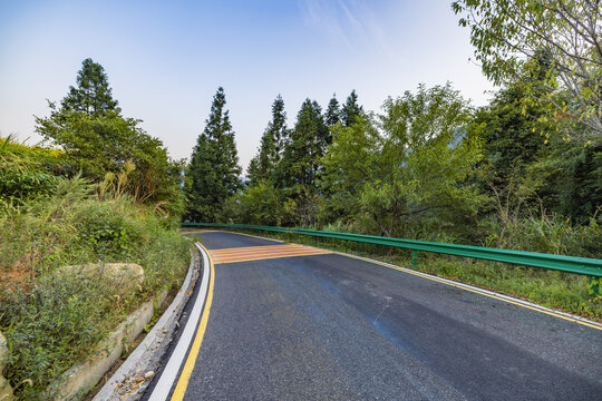 江西婺源江岭景区上山的道路