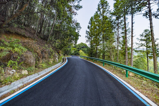 江西婺源江岭景区上山的道路