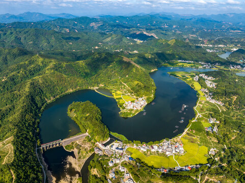 广西蒙山县福利水库风景美如画