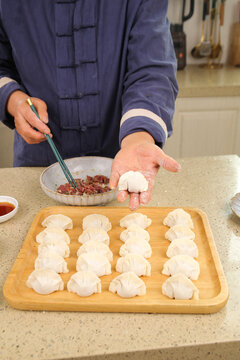 手工牛肉饺子制作