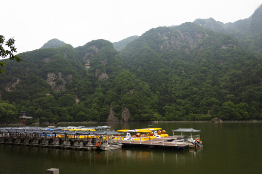 翠华山天池风光