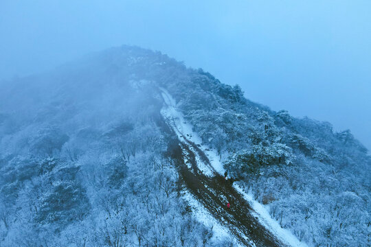 龙王山雪景