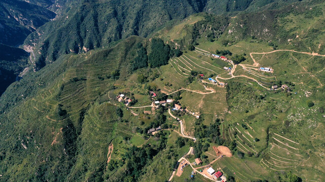 航拍秦岭风光蓝田流峪寺村