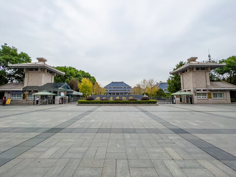 湖北省博物馆大门外景