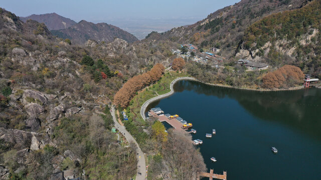 航拍秦岭终南山翠华山天池