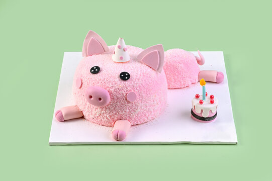 粉色小猪生日蛋糕