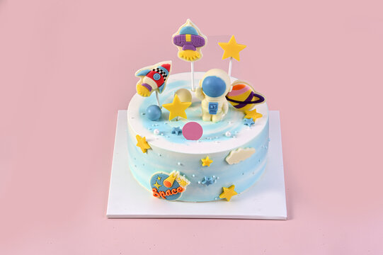 儿童宇航员生日蛋糕