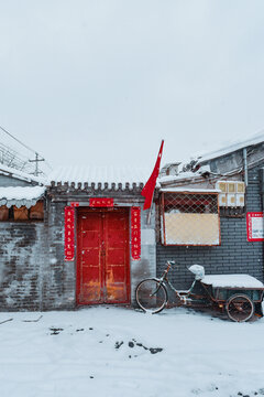 传统老京冬季大雪民间胡同雪景