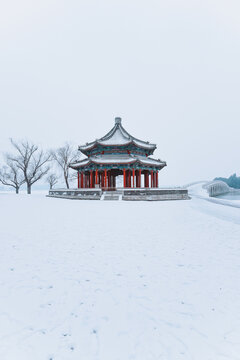 冬季下雪建筑亭台楼阁雪景