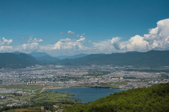 山顶俯瞰全景