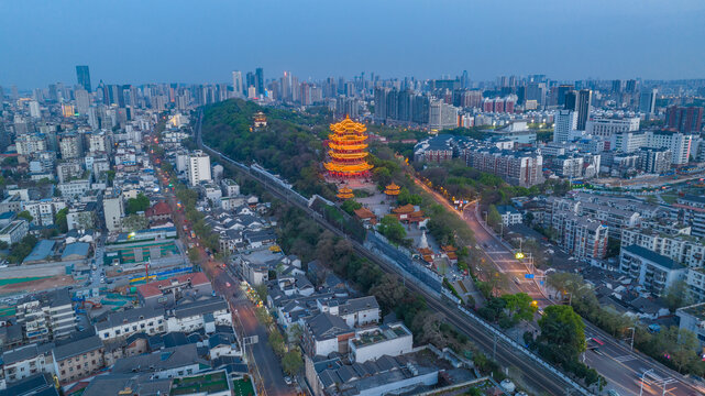 武昌蛇山黄鹤楼夜景