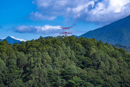 远山电塔