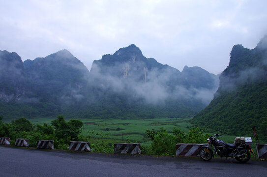 云雾青山自然风景