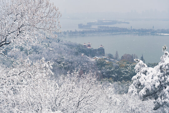 武汉东湖磨山风景区冬季雪景