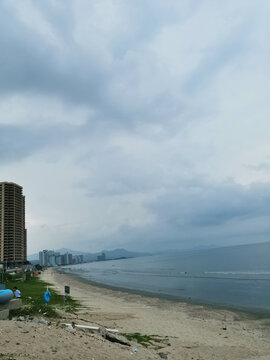 高楼大厦天空白云