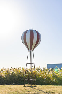天津南湖公园里的房屋和热气球