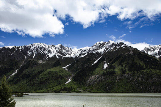 然乌湖美景