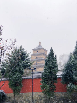雪中的大雁塔