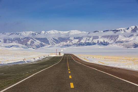 雪山道路