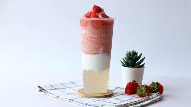 草莓酸奶冻冻
