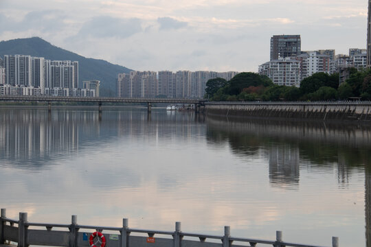 沿江城市风景